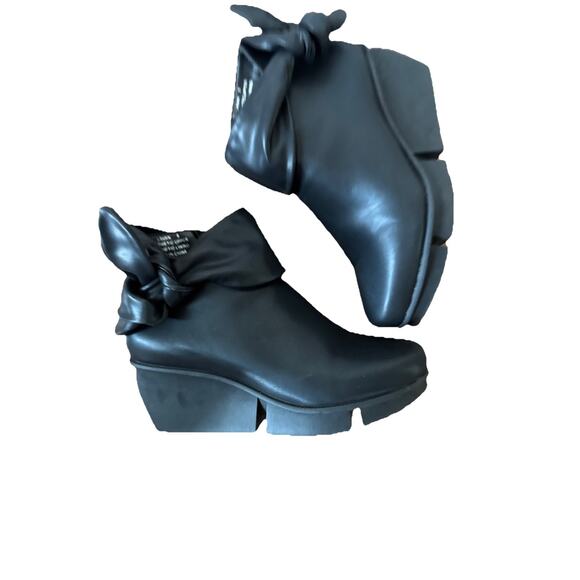 G.C. Shoes Shoes - GC Shoes Women's Lavan Bow Detail Wedge Heel Ankle Booties Black Size 8